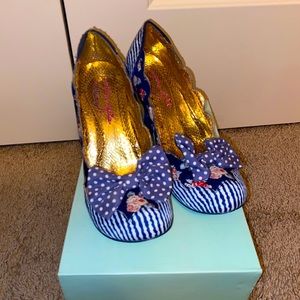 Irregular choice Beach Trip heels in Navy